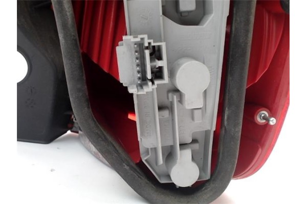 Recambio de piloto trasero izquierdo para renault modus i referencia OEM IAM 8200212205  8200538786 , RENAULT