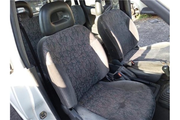 Recambio de asiento delantero derecho para nissan terrano ii (r20) 2.7 td 4wd referencia OEM IAM 87000 87300 
