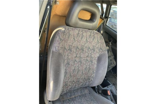 Recambio de asiento delantero derecho para nissan terrano ii (r20) 2.7 td 4wd referencia OEM IAM 87000 87300 
