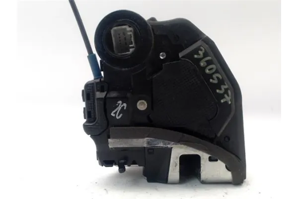 Recambio de cierre electromagnetico trasero derecho para toyota auris (e15) 2.0 d-4d referencia OEM IAM 6905042020 A046693 