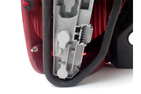 Recambio de piloto trasero derecho para renault modus i referencia OEM IAM 8200212204  82002212204 , RENAULT | 8200538785 , RENA