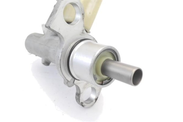 Recambio de bomba freno para saab 9-3 berlina 1.9 tid referencia OEM IAM 93172089  