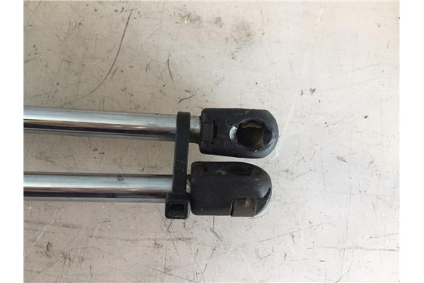 Recambio de amortiguador porton para hyundai trajet (fo) 2.0 crdi gls referencia OEM IAM 817713A001 ZSAH0006 