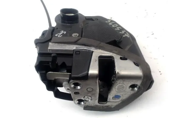 Recambio de cierre electromagnetico trasero derecho para toyota auris (e15) 2.0 d-4d referencia OEM IAM 6905042020 A046693 