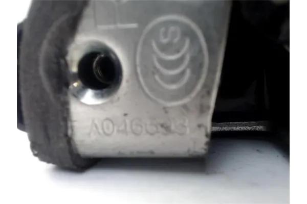 Recambio de cierre electromagnetico trasero derecho para toyota auris (e15) 2.0 d-4d referencia OEM IAM 6905042020 A046693 