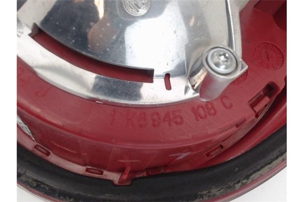 Recambio de piloto porton trasero derecho para volkswagen golf v (1k1) 1.9 tdi referencia OEM IAM 1K6945108C  