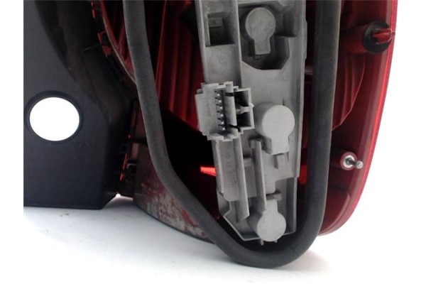 Recambio de piloto trasero izquierdo para renault modus i referencia OEM IAM 8200538786  8200613078 , RENAULT | 8200212205 , REN