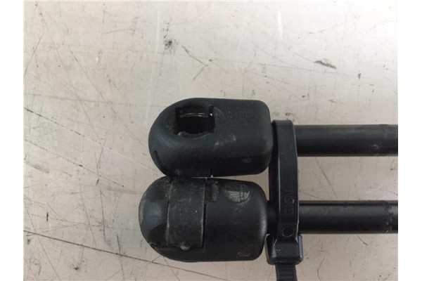 Recambio de amortiguador porton para ford mondeo ii ranchera familiar (bnp) 1.8 td referencia OEM IAM 6934502 ZSA03003 