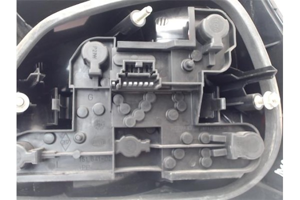 Recambio de piloto trasero izquierdo para renault megane i fase 2 berlina (ba0) referencia OEM IAM 7700428320  