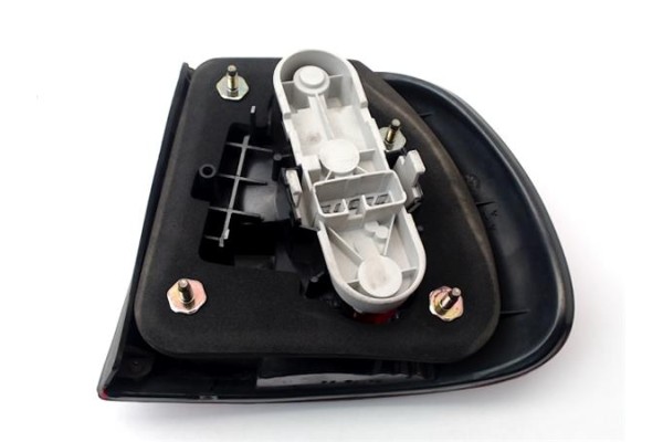 Recambio de piloto trasero izquierdo para volvo v40 familiar referencia OEM IAM 30863903  