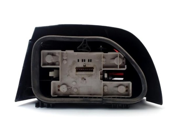 Recambio de piloto trasero derecho para renault clio i fase i / ii (b/c57) referencia OEM IAM 7700796118 7700796120 
