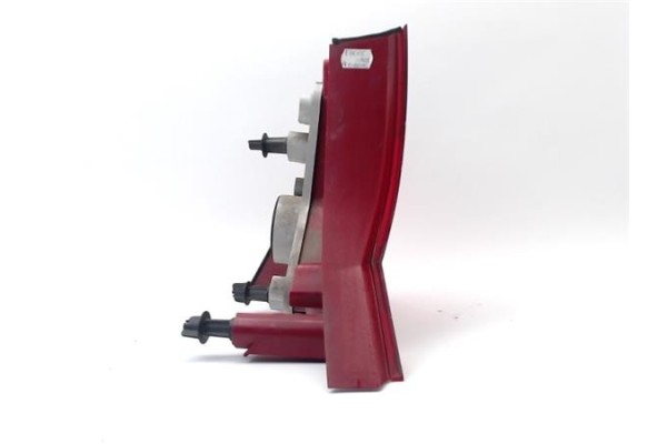 Recambio de piloto trasero derecho para ford focus familiar (cak) referencia OEM IAM 1M5113A602BA  1150021 , FORD | 1065782 , FO