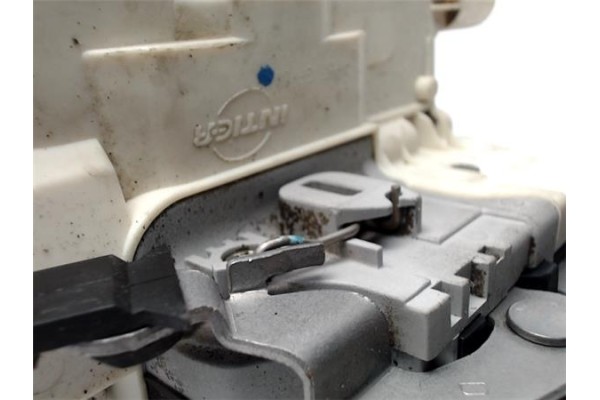 Recambio de cierre electromagnetico delantero derecho para seat altea (5p1) 1.9 tdi referencia OEM IAM 1P1837016  1P1837016B , S