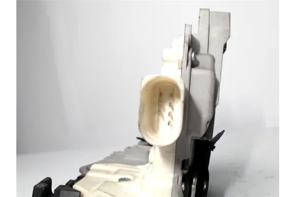 Recambio de cierre electromagnetico trasero derecho para seat altea (5p1) 1.9 tdi referencia OEM IAM 1P1837016 100136410 1P18370