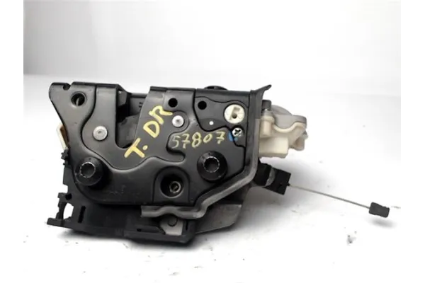 Recambio de cierre electromagnetico trasero derecho para seat altea (5p1) 1.9 tdi referencia OEM IAM 1P1837016 100136410 1P18370