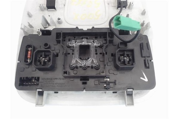 Recambio de luz delantero central techo para fiat 500x (334) 1.6 urban referencia OEM IAM 7356109410  