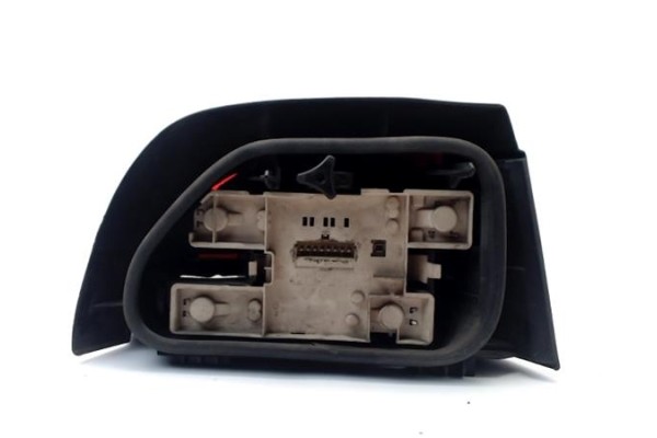 Recambio de piloto trasero izquierdo para renault clio i fase i / ii (b/c57) referencia OEM IAM 7700796117  