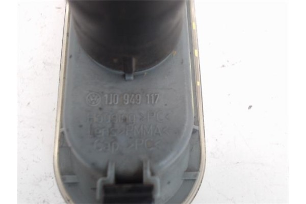 Recambio de intermitente delantero izquierdo para volkswagen golf iv variant (1j5) 1.9 highline referencia OEM IAM 1J0949117  3B