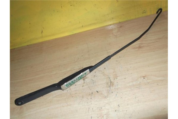 Recambio de brazo limpiaparabrisas delantero derecho para citroen berlingo 1.9 d (mfwjz) referencia OEM IAM 80007467  