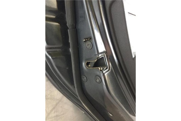 Recambio de puerta trasero izquierda para dacia duster i 1.5 ambiance 4x2 referencia OEM IAM 821014570R  