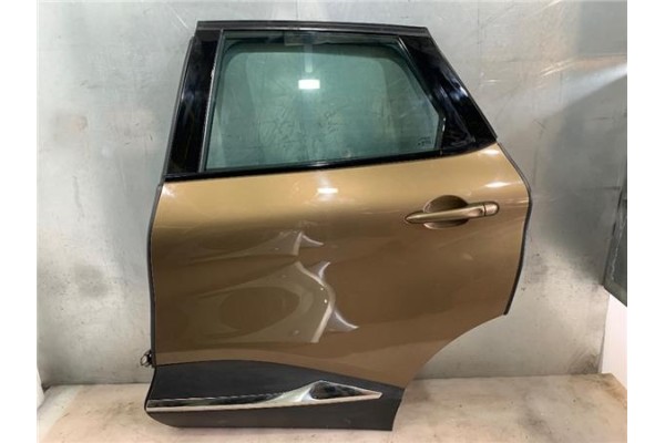 Recambio de puerta trasero izquierda para renault captur i 0.9 zen referencia OEM IAM 821012117R  