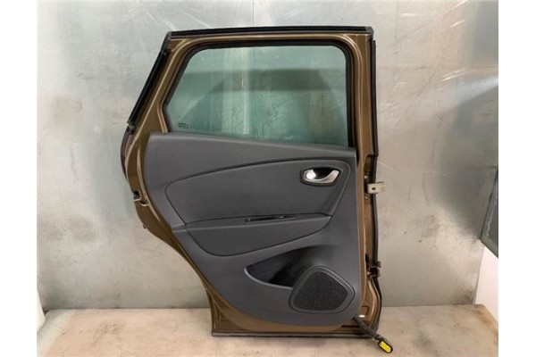 Recambio de puerta trasero izquierda para renault captur i 0.9 zen referencia OEM IAM 821012117R  