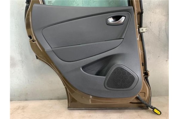 Recambio de puerta trasero izquierda para renault captur i 0.9 zen referencia OEM IAM 821012117R  