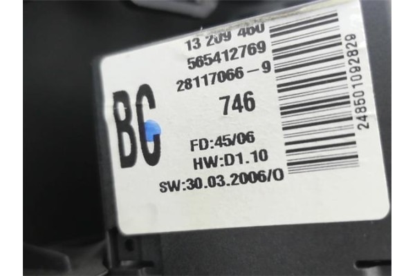 Recambio de embellecedor consola central para opel corsa d 1.3 cdti referencia OEM IAM 13204955 565412769 