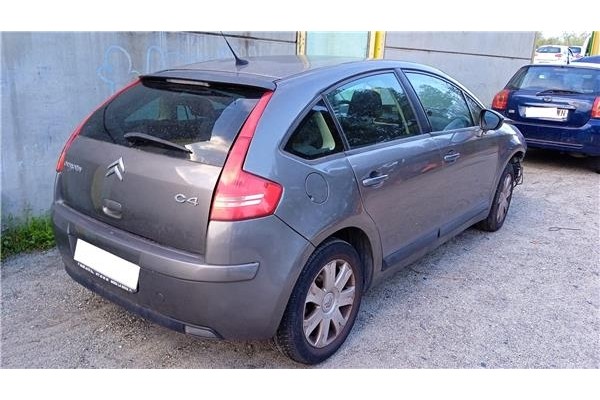 citroen c4 berlina del año 2010