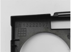 Recambio de embellecedor consola salpicadero para opel corsa d 1.3 cdti referencia OEM IAM 13222597  