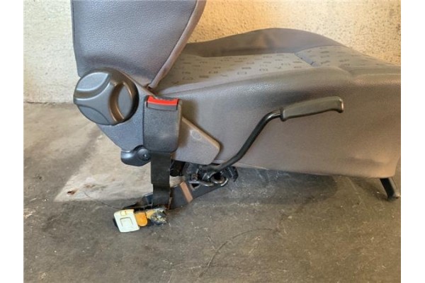 Recambio de asiento delantero izquierdo para audi a4 avant (b5) 2.6 referencia OEM IAM 8D0881025E  