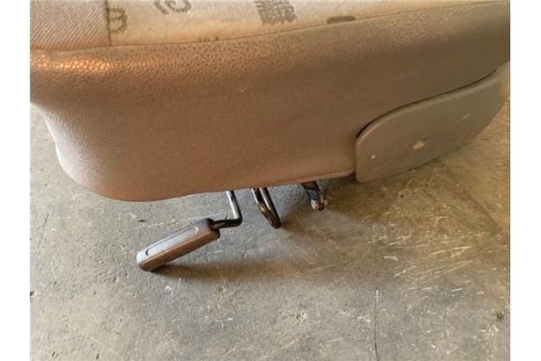 Recambio de asiento delantero izquierdo para audi a4 avant (b5) 2.6 referencia OEM IAM 8D0881025E  