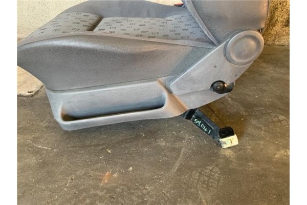 Recambio de asiento delantero izquierdo para audi a4 avant (b5) 2.6 referencia OEM IAM 8D0881025E  