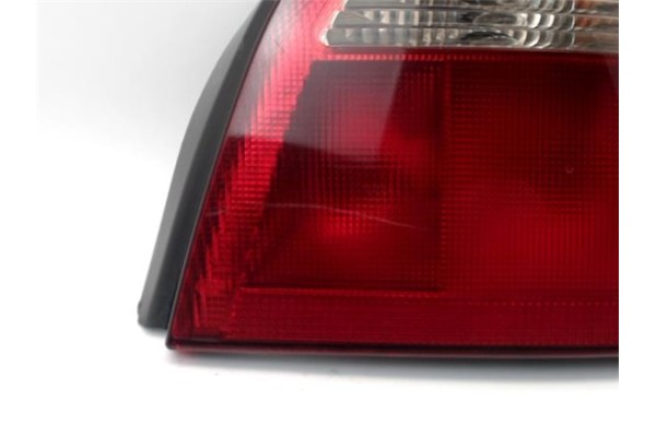 Recambio de piloto trasero derecho para renault megane i fase 2 berlina (ba0) referencia OEM IAM 7700428321  