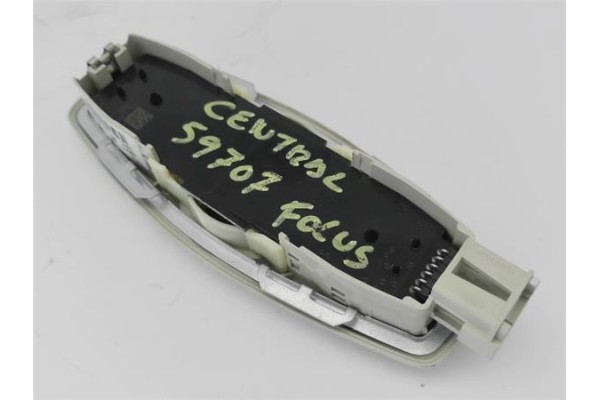 Recambio de luz delantero central techo para ford focus berlina (cew) 1.5 business referencia OEM IAM AM5113K767 AM5113K767BG3AM