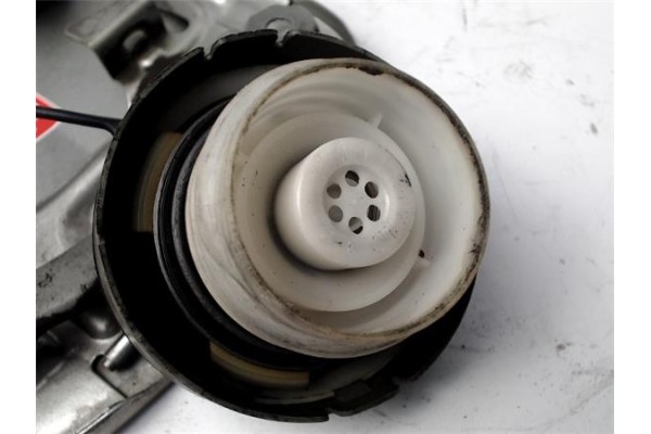 Recambio de tapa exterior combustible para toyota avensis berlina (t25) 2.2 d-4d executive berlina (5-ptas.) referencia OEM IAM 