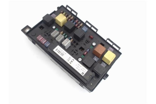 Recambio de caja fusibles/rele para opel astra h berlina 1.7 cdti referencia OEM IAM 13145035 5DK00866810 