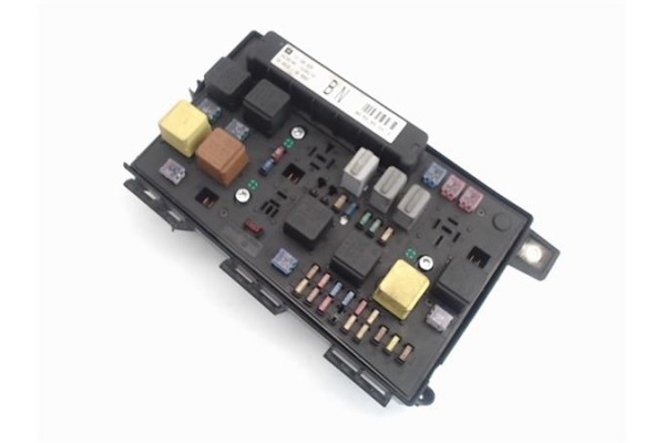 Recambio de caja fusibles/rele para opel astra h berlina 1.7 cdti referencia OEM IAM 13145035 5DK00866810 
