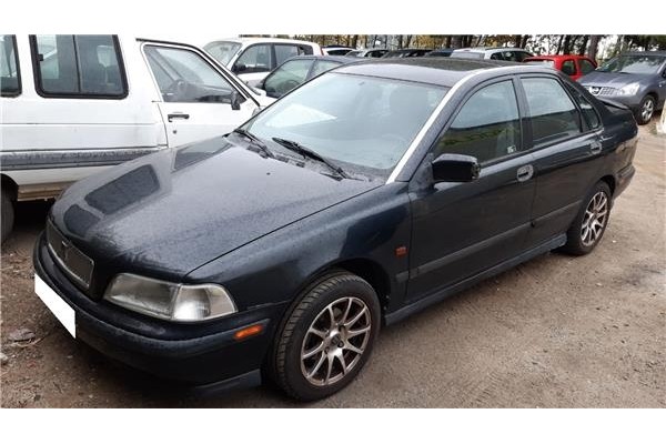 volvo s40 berlina del año 1996