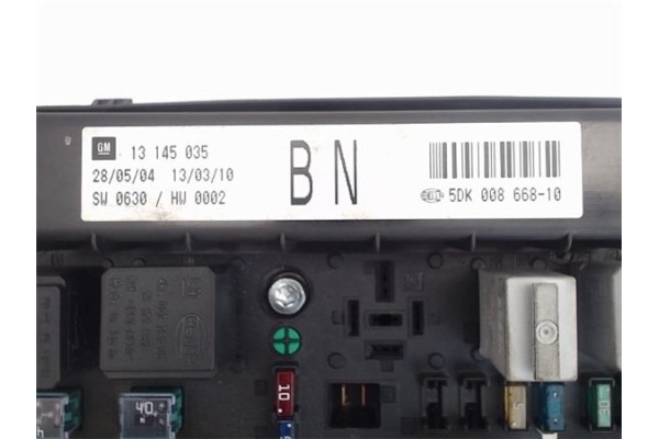 Recambio de caja fusibles/rele para opel astra h berlina 1.7 cdti referencia OEM IAM 13145035 5DK00866810 