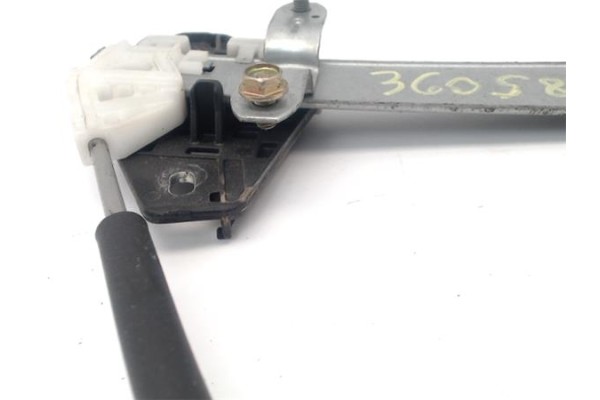 Recambio de elevalunas electrico delantero derecho para honda cr-v (rd8) 2.2 ctdi referencia OEM IAM 72210S9AA02  