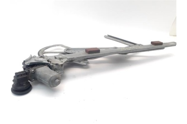 Recambio de elevalunas electrico delantero derecho para toyota auris (e15) 2.0 d-4d referencia OEM IAM 857100D100 973582100 