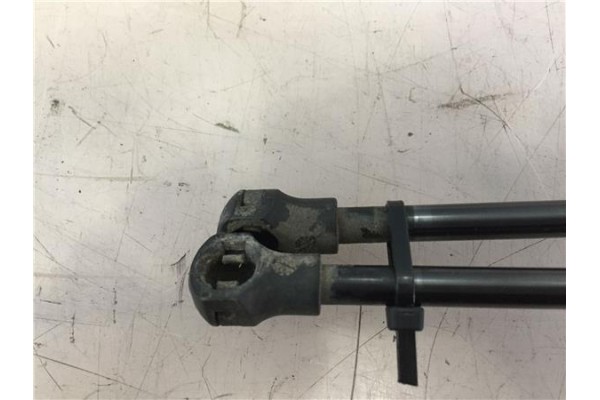 Recambio de amortiguador porton para toyota avensis berlina (t25) 2.2 d-4d executive berlina (5-ptas.) referencia OEM IAM 689500