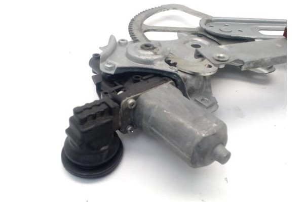 Recambio de elevalunas electrico delantero derecho para toyota auris (e15) 2.0 d-4d referencia OEM IAM 857100D100 973582100 