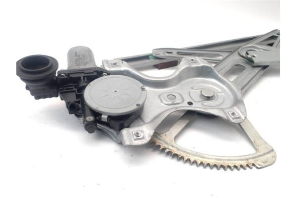 Recambio de elevalunas electrico delantero derecho para toyota auris (e15) 2.0 d-4d referencia OEM IAM 857100D100 973582100 