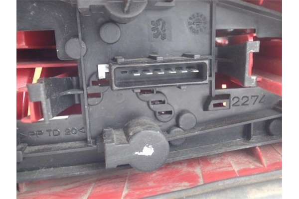 Recambio de piloto trasero derecho para peugeot 106 (s2) 1.4 i referencia OEM IAM 6351G6 2202286 6351P1 , PEUGEOT | 6351K4 , PEU