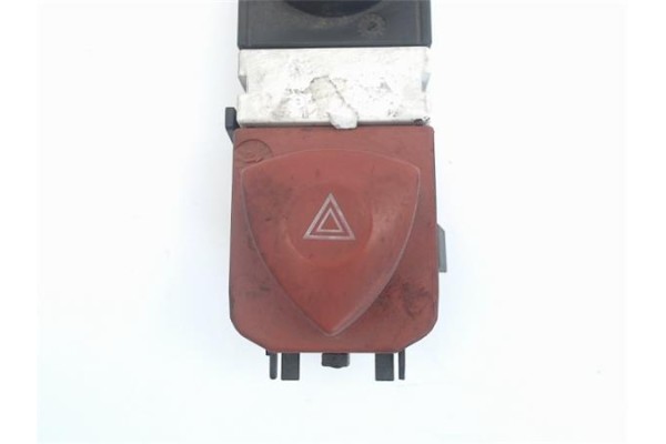 Recambio de interruptor luces emergencia para renault scenic ii (jm) referencia OEM IAM 8200095493  