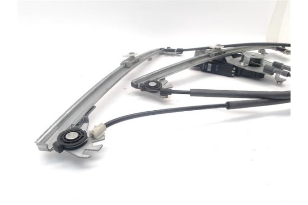 Recambio de elevalunas electrico delantero izquierdo para renault laguna ii (bg0) 1.9 dci (bg1a, bg1w) referencia OEM IAM 820072