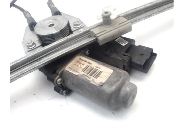 Recambio de elevalunas electrico delantero izquierdo para renault laguna ii (bg0) 1.9 dci (bg1a, bg1w) referencia OEM IAM 820072