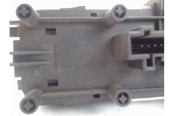 Recambio de interruptor luces emergencia para renault scenic ii (jm) referencia OEM IAM 8200095493  